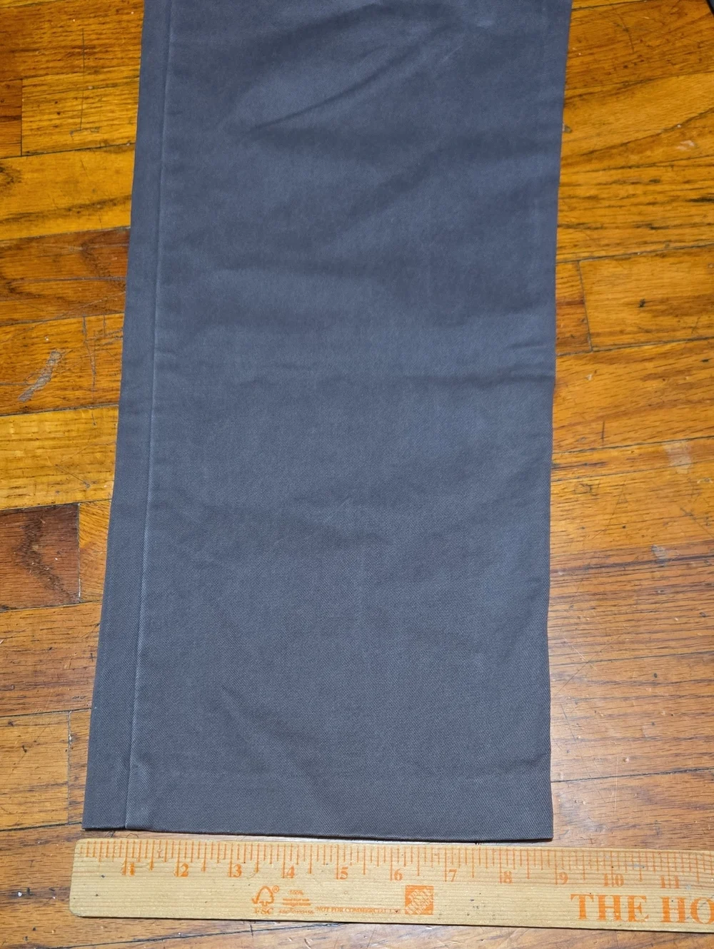 J.Crew Essential Pants Mens 33x32 Gray 100% Cotton Chino Straight Leg Casual